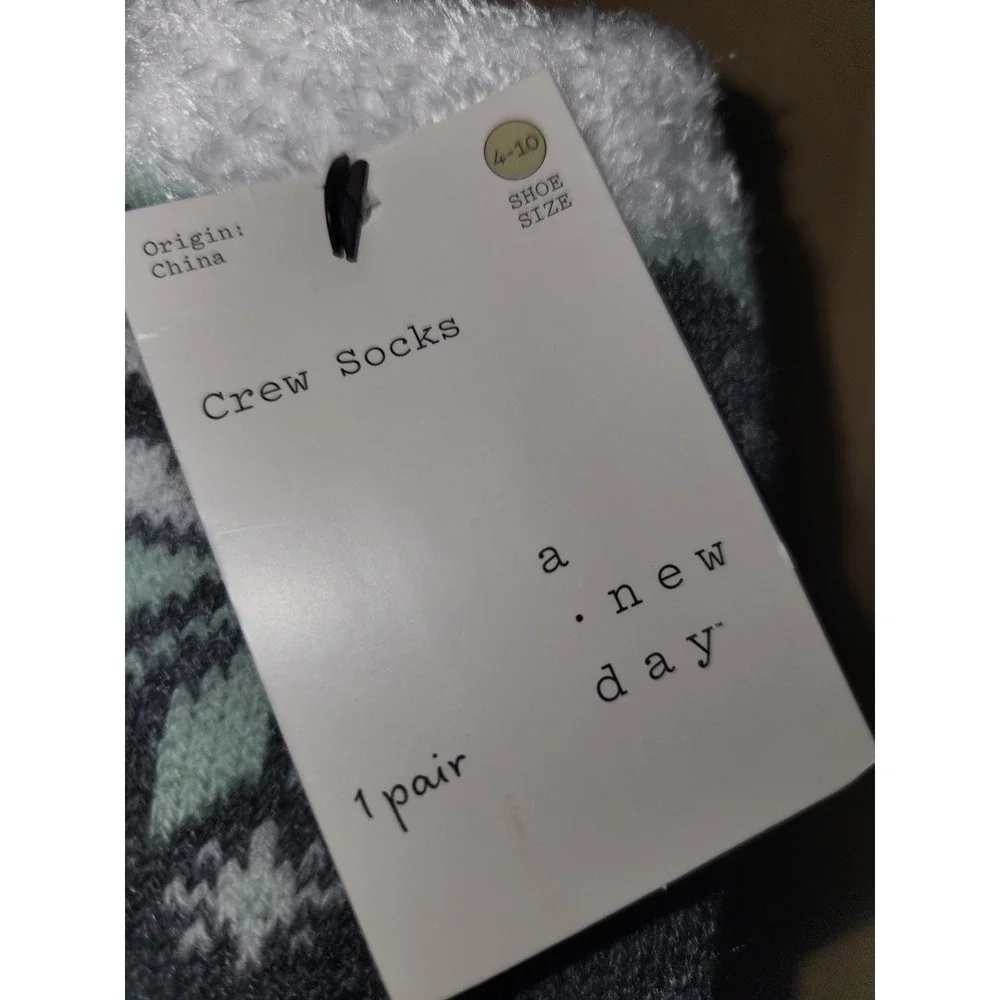 A New Day Women's Double Lined Regular Cozy Socks Sz 4-10~Heather Grey Snowflake